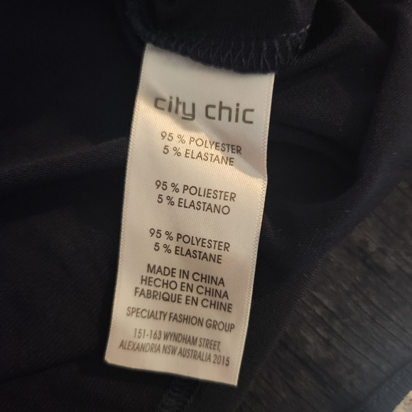 City Chic Cold Shoulder Top - Picture 8 of 9